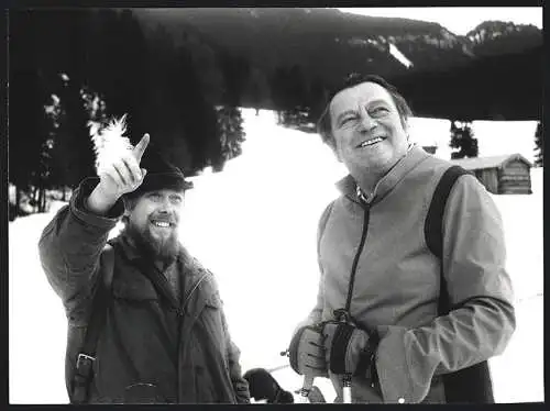 Fotografie Hanns Hubmann, Ort unbekannt, F. J. Strauss beim Skifahren