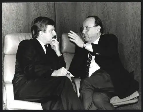 Fotografie WEREK, Bonn, FDP-Politiker Bildungsminister Jürgen Möllemann und Ausseminister Hans-Dietrich Genscher