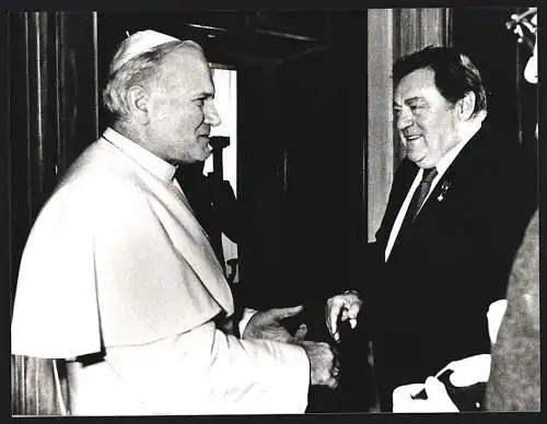 Fotografie PA Sven Simon, Bonn, Franz Josef Strauss bei einer Audienz bei Papst Johannes Paul II.