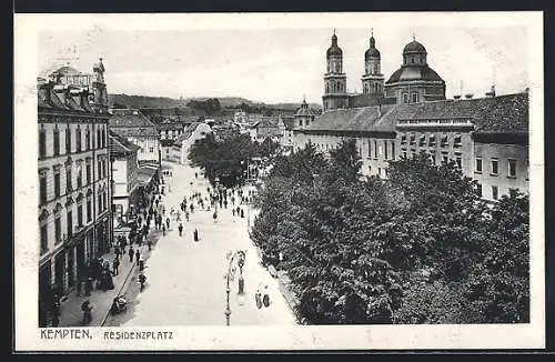 AK Kempten / Allgäu, Residenzplatz mit Geschäften