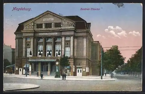 AK Magdeburg, Strassenpartie am Zentral-Theater