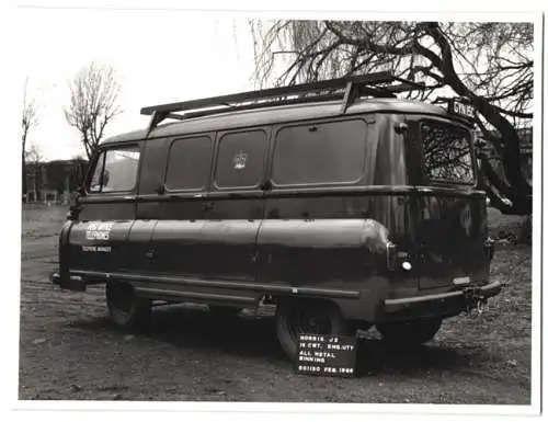 Fotografie unbekannter Fotograf und Ort, Bus Morris J2 der Royal Mail Post Office, mit Leiter auf dem Dach