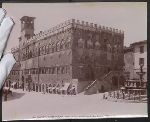 Fotografie Ed. Alinari, Ansicht Perugia, Palazzo Pubblico ora Municipale, Grossformat 25 x 19cm