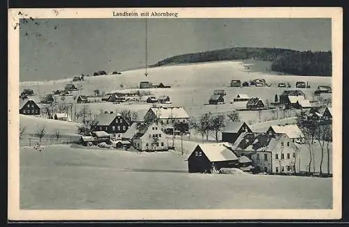 AK Heidelberg / Erzgeb., Teilansicht und Landheim mit Ahornberg im Schnee