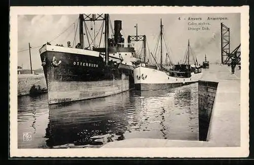 AK Antwerpen, Dampfer Otterburn und Fischerboot Iris im Hafen