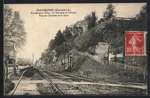 AK Taillebourg, Entrée de la Ville, La Terrasse du Château Vue sur l`Avenue de la Gare