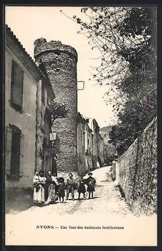 AK Nyons, Une Tour des Anciennes fortifications