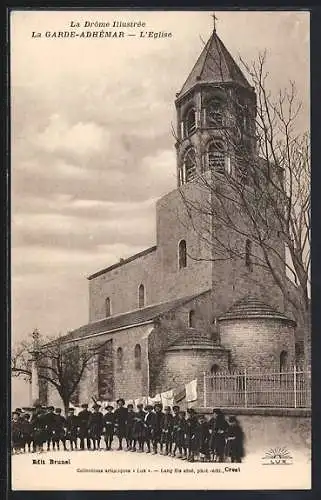 AK La Garde-Adhémar, L`Église et enfants en procession