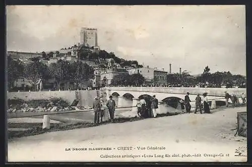 AK Crest, Vue générale du village avec pont et tour en arrière-plan