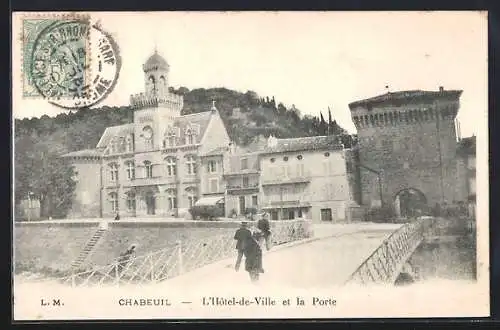 AK Chabeuil, L`Hôtel-de-Ville et la Porte