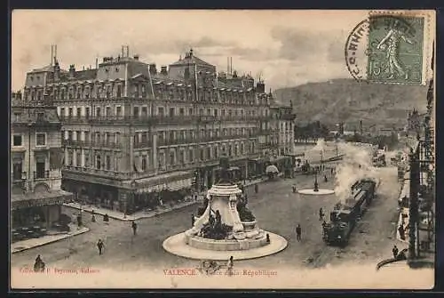 AK Valence, Place de la République avec fontaine et train à vapeur