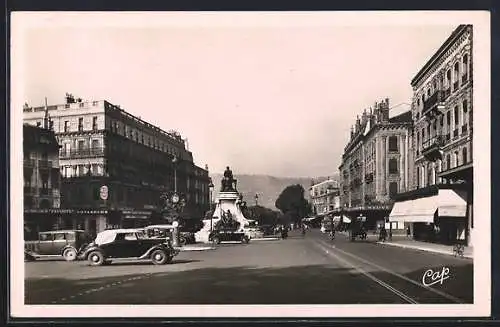 AK Valence, Place de la République avec voitures et statue centrale