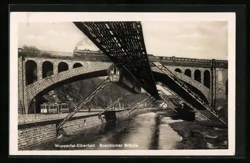 AK Wuppertal-Elberfeld, Sonnborner Brücke mit Strassenbahn & Schwebebahn