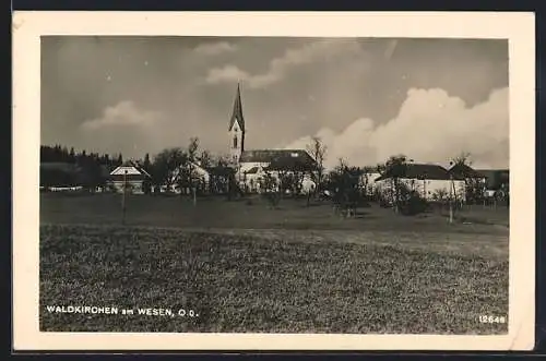 AK Waldkirchen am Wesen, Ortspartie mit Kirche