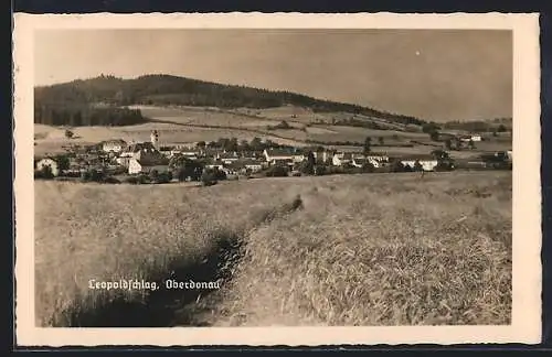 AK Leopoldschlag /Oberdonau, Gesamtansicht vom Feld aus