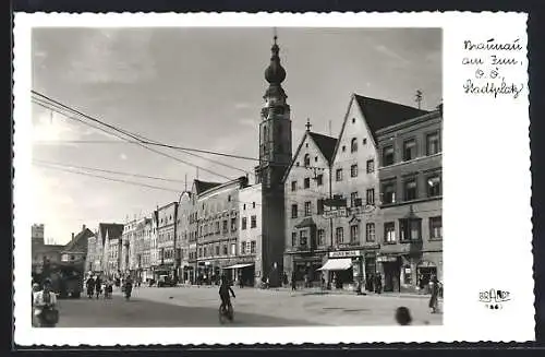 AK Braunau am Inn, Ortspartie Stadtplatz mit Kirche