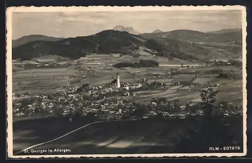 AK St. Georgen /Attergau, Ortsansicht mit Kirche