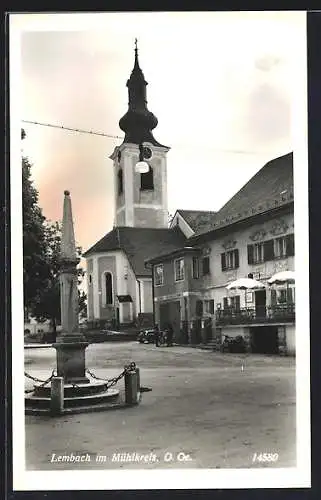 AK Lembach im Mühlkreis, Café mit Kirche und Strassenpartie