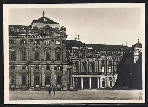 Foto-AK Deutscher Kunstverlag, Nr. 21: Würzburg, Residenz Stadtseite, Ehrenhof