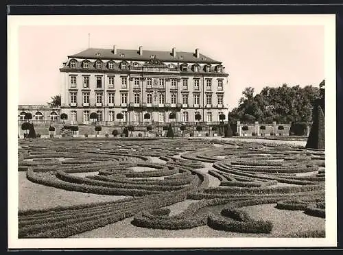 Foto-AK Deutscher Kunstverlag, Nr. 17: Brühl, Schloss, Ostseite mit Gartenparterre