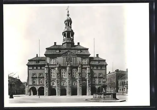 Foto-AK Deutscher Kunstverlag, Nr. 14: Lüneburg, Rathaus, Ostfront 17. Jahrhundert