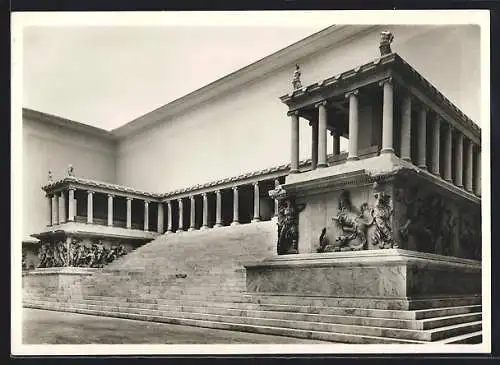 Foto-AK Deutscher Kunstverlag, NR 2: Berlin, Pergamon Museum, Altar von Pergamon