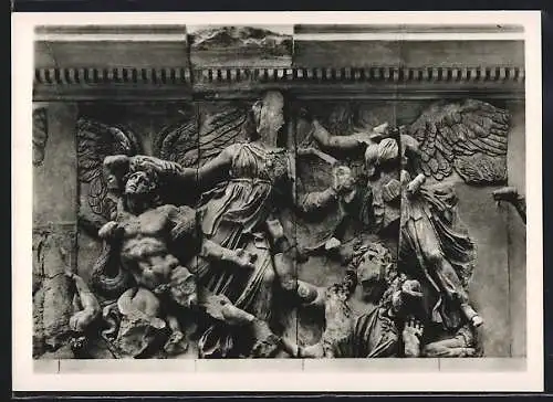 Foto-AK Deutscher Kunstverlag, Nr. 6: Pergamon-Museum in Berlin, Altar von Pergamon