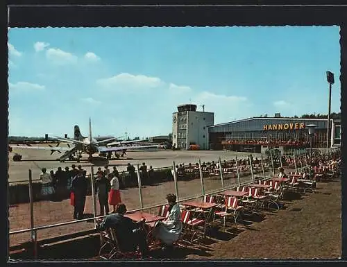 AK Hannover, Flughafen mit Flugzeug auf dem Rollfeld, Restaurant-Aussenbereich mit Gästen, Tower