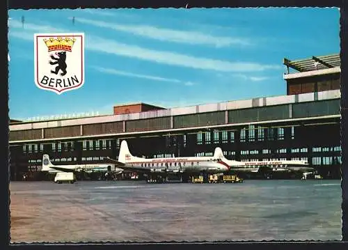 AK Berlin-Tempelhof, Zentralflughafen, Flugzeuge bei der Abfertigung