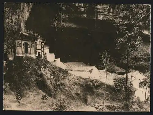 Fotografie unbekannter Fotograf, Ansicht China, Portal des Felsen-Tempel's