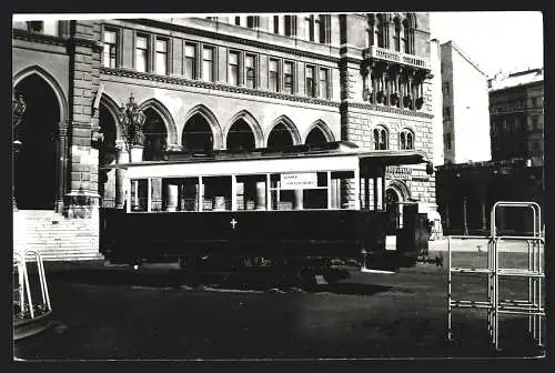 Fotografie Herbert Jocham, Wien, Ansicht Wien, Kinder Strassenbahn vor dem Rathaus