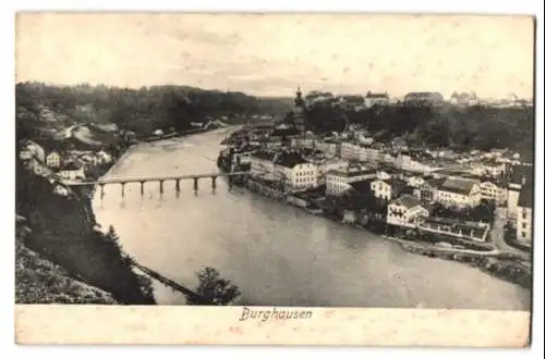 AK Burghausen / Salzach, Stadtansicht mit Flusspartie aus der Vogelschau