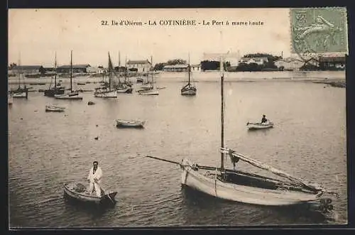 AK La Cotinière, Le Port à marée haute avec bateaux à voile