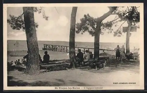 AK St-Trojan-les-Bains, L`Appontement avec vue sur la plage et les arbres