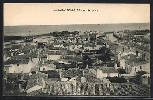 AK Saint-Martin-de-Ré, Vue générale sur les toits du village et le port avec des navires