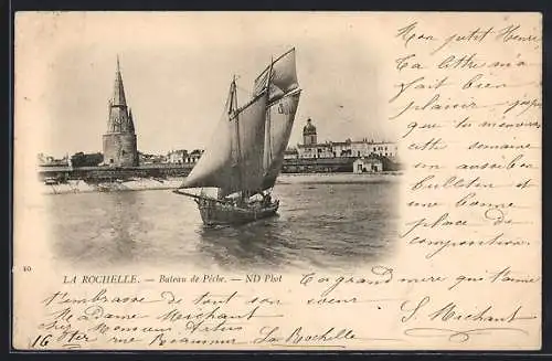 AK La Rochelle, Bateau de pêche devant la tour Saint-Nicolas et l`église Saint-Sauveur