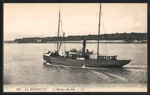 AK La Rochelle, le Bateau des Îles naviguant près de la côte