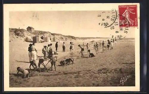 AK Dolus, Plage de la Rémigeasse, Enfants jouant sur la plage