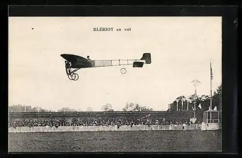 AK Blériot en vol sur son monoplan, Eindecker-Flugzeug