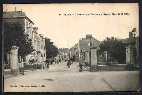 AK Ancenis, Passage à niveau, Rue de la Gare