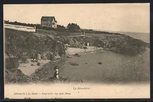 AK La Birochère, Vue de la côte rocheuse et de la maison sur la falaise