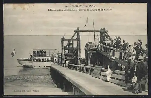 AK St-Brevin-les-Pins, L`Embarcadère de Mindin à l`arrivée du bateau de St-Nazaire