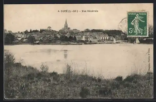 AK Sucé-sur-Erdre, Vue générale avec église et maisons au bord de l`eau