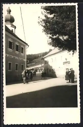 AK Haslach, Strassenpartie am Gasthaus zur grünen Linde