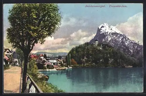 AK Traunkirchen /Salzkammergut, Uferpartie mit Berg