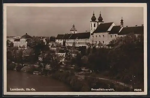 AK Lambach /Ob. Oe., Benediktinerstift und Uferpartie