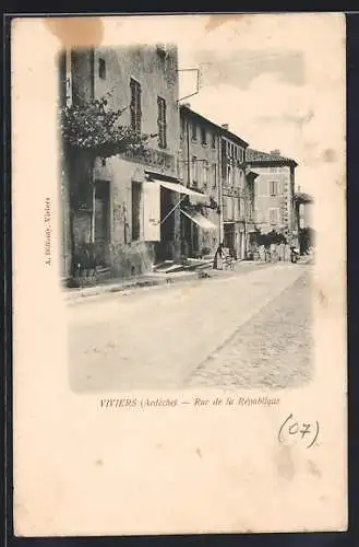 AK Viviers /Ardèche, Rue de la République