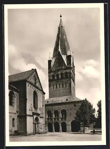 Foto-AK Deutscher Kunstverlag, Nr. 1a: Soest, S. Patroklidom, Turm, Vorn links das Querschiff der Petrikirche