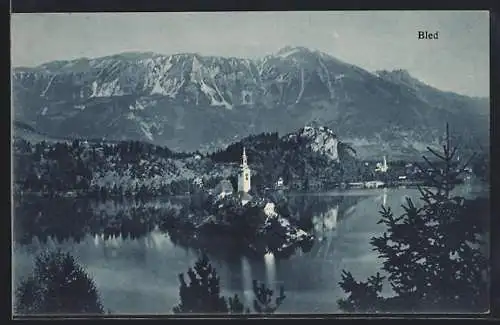 AK Bled, Blick auf die Insel im Bleder See, Bergpanorama