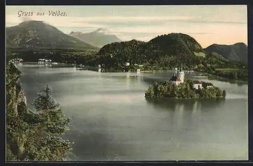 AK Veldes, Blick über den Bergsee mit der Insel